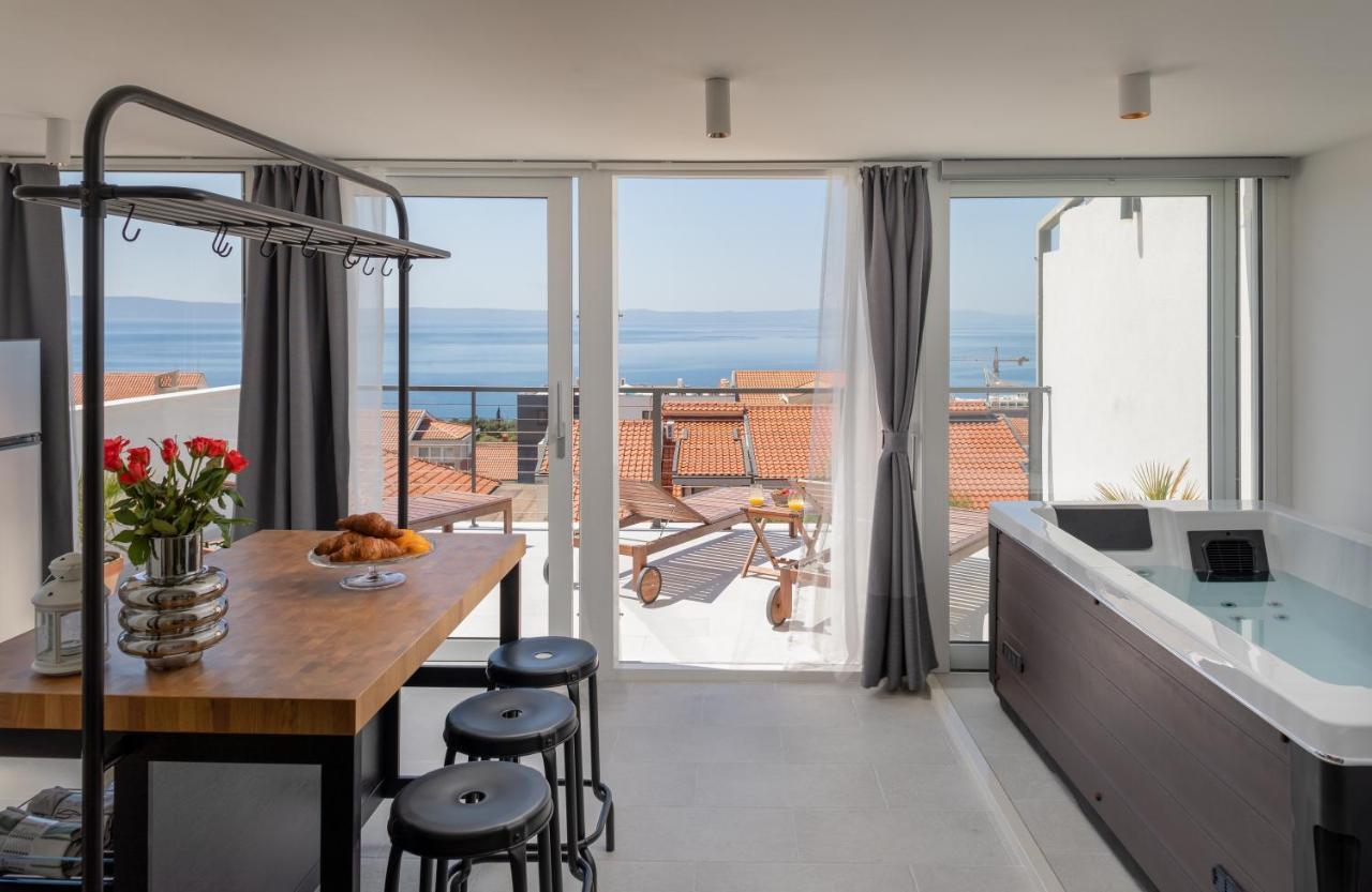 Apartments Left & Right With Jacuzzi, 4 Stars Makarska Exterior foto